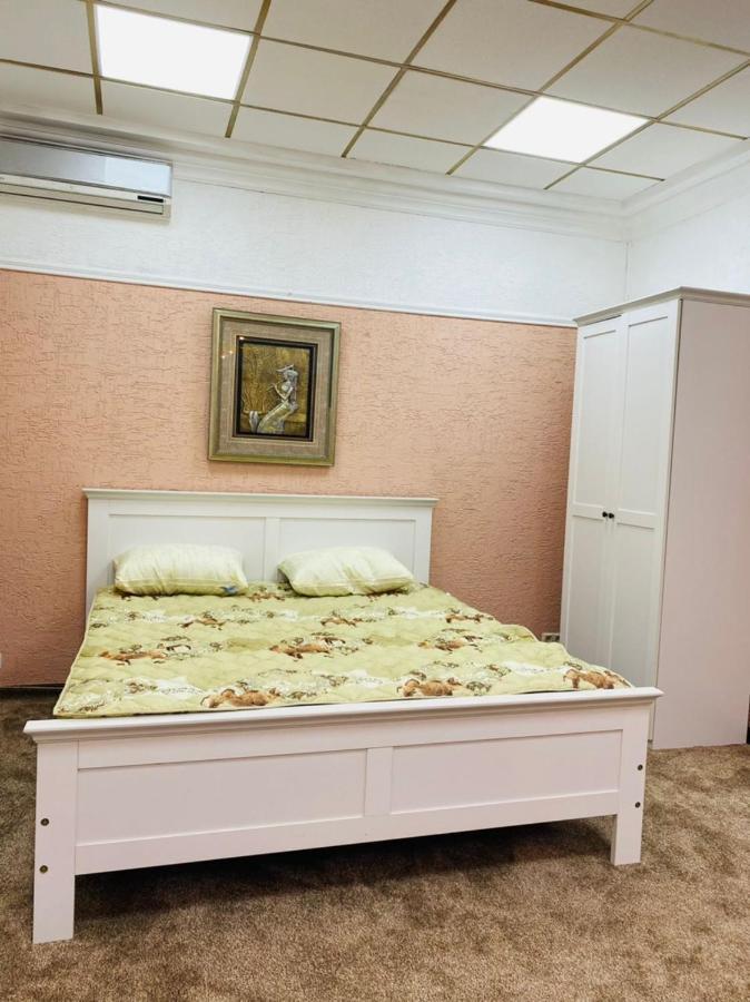 Бульвар Эркиндик74 Bishkek Esterno foto