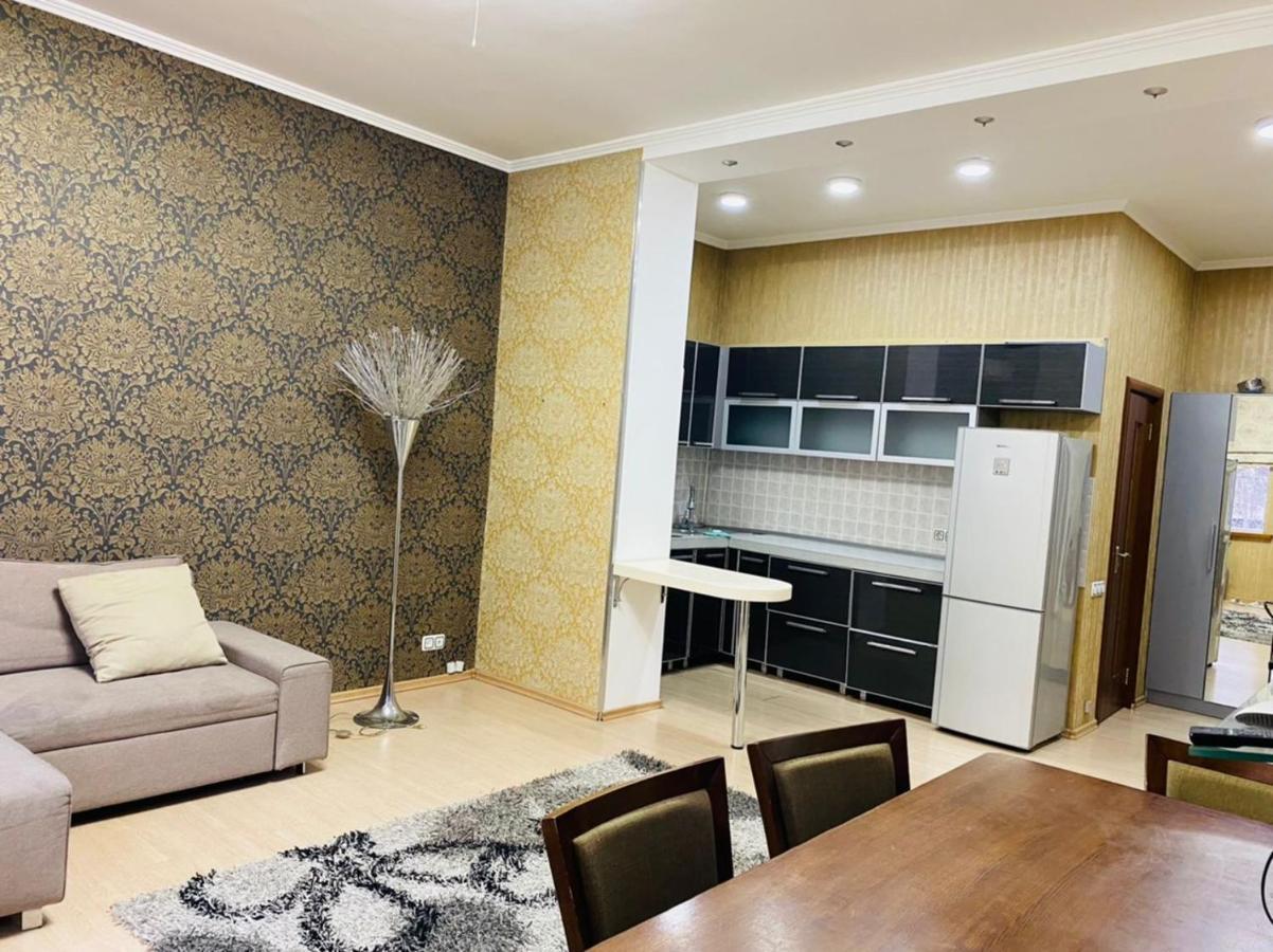 Бульвар Эркиндик74 Bishkek Esterno foto